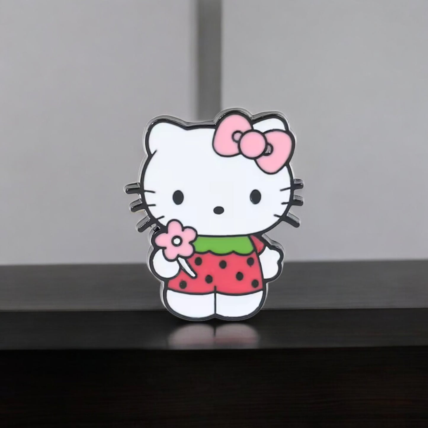 Hello Kitty pin